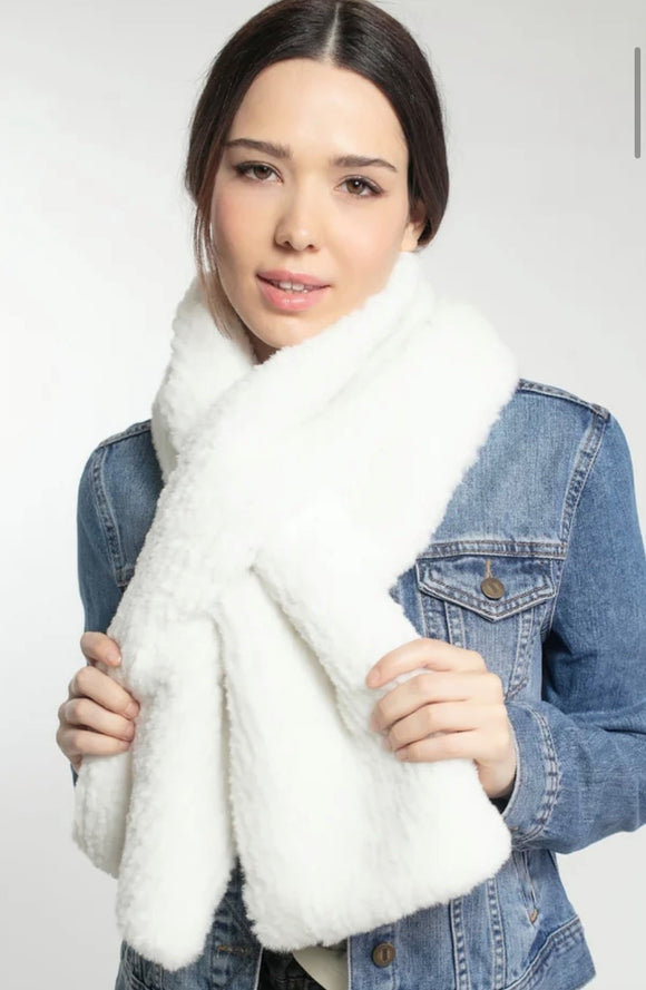 NOOKI - Rivington Faux Fur Scarf, Cream